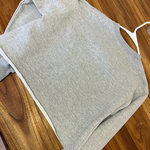 Brandy Melville Gray Crew Neck Sweater - Picture 9 of 9
